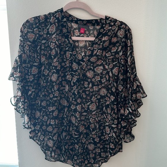 Vince Camuto Flutter Sleeve Henley blouse - Picture 2 of 5